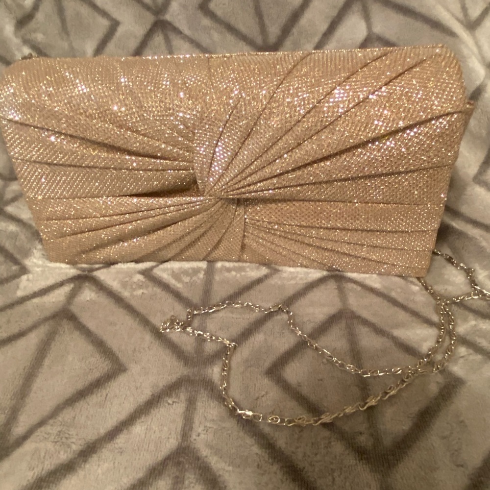 Super cute on the shoulder bag